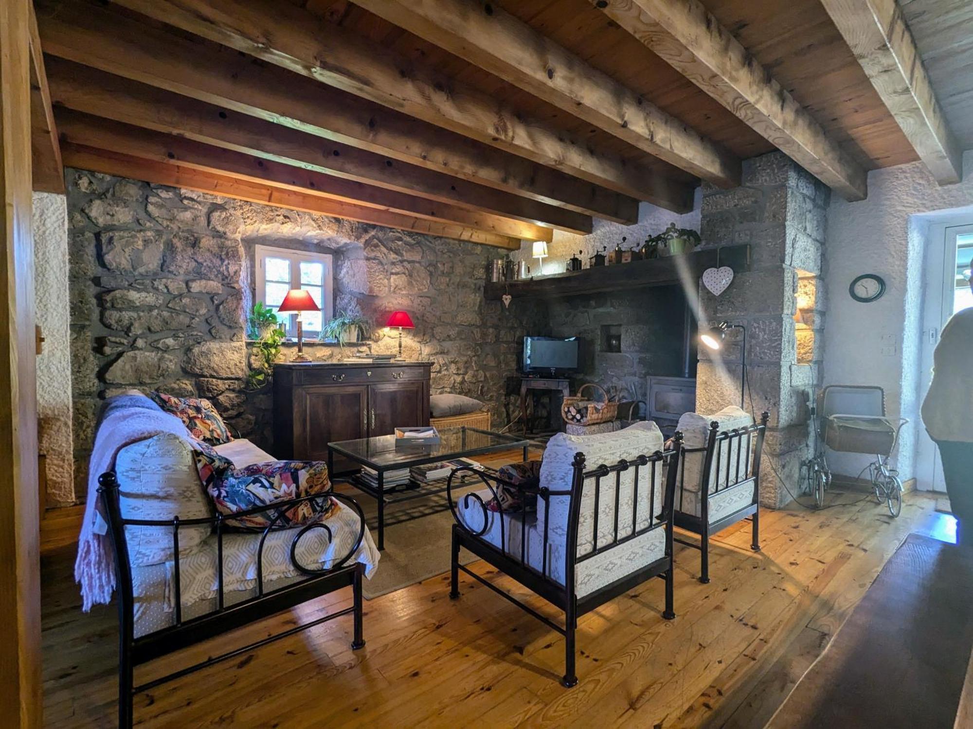 Gite Nature Au Chambon-Sur-Lignon: Terrasse, Wifi, Proche Activites Et Commerces - Fr-1-582-137 Le Chambon-sur-Lignon Bagian luar foto